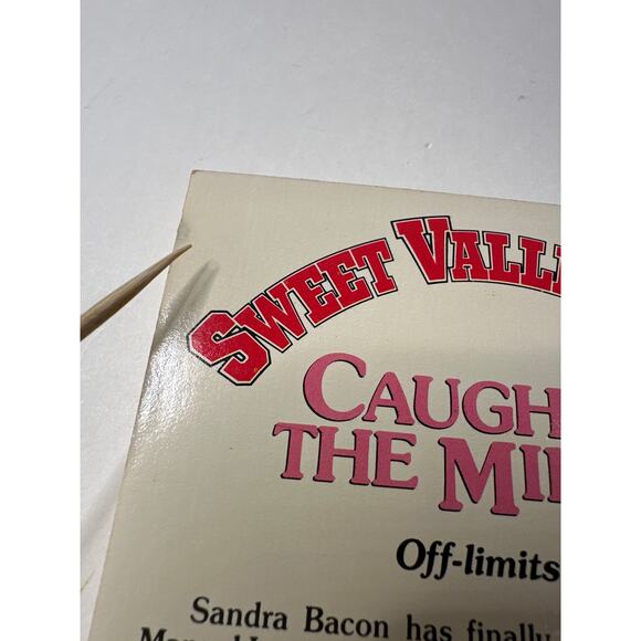 Sweet Valley High 1ST Edition First Print Book #42 Caught In The Middle Vintage - Picture 5 of 9